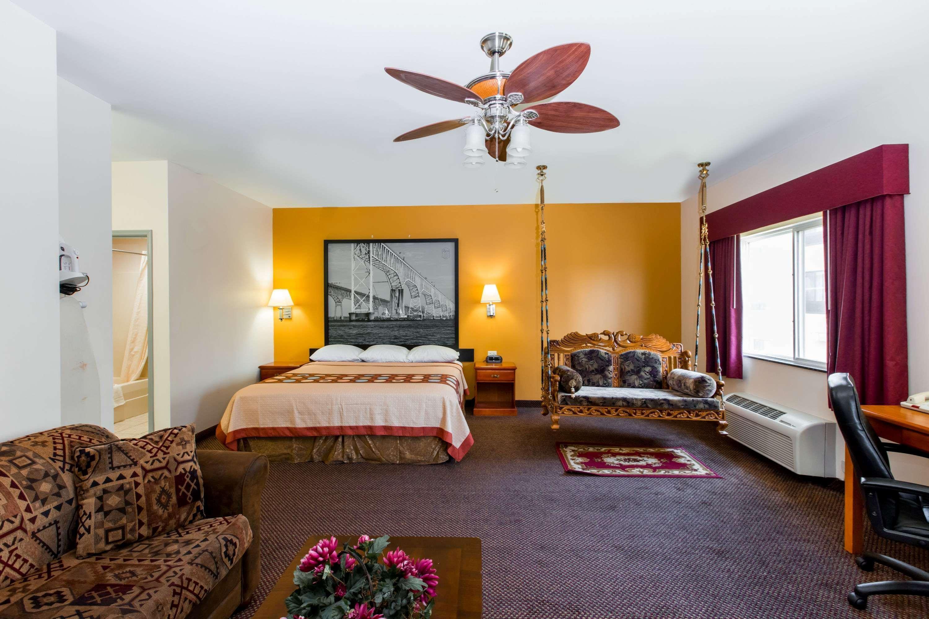 Super 8 By Wyndham Salina Hotel Exterior photo